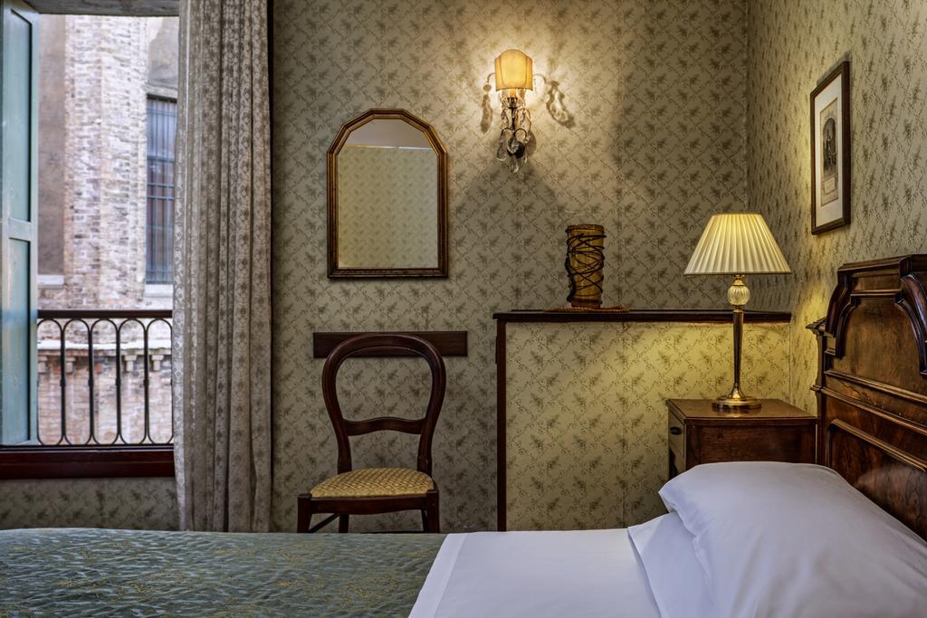 Double or Twin Room,402071484:JPEG